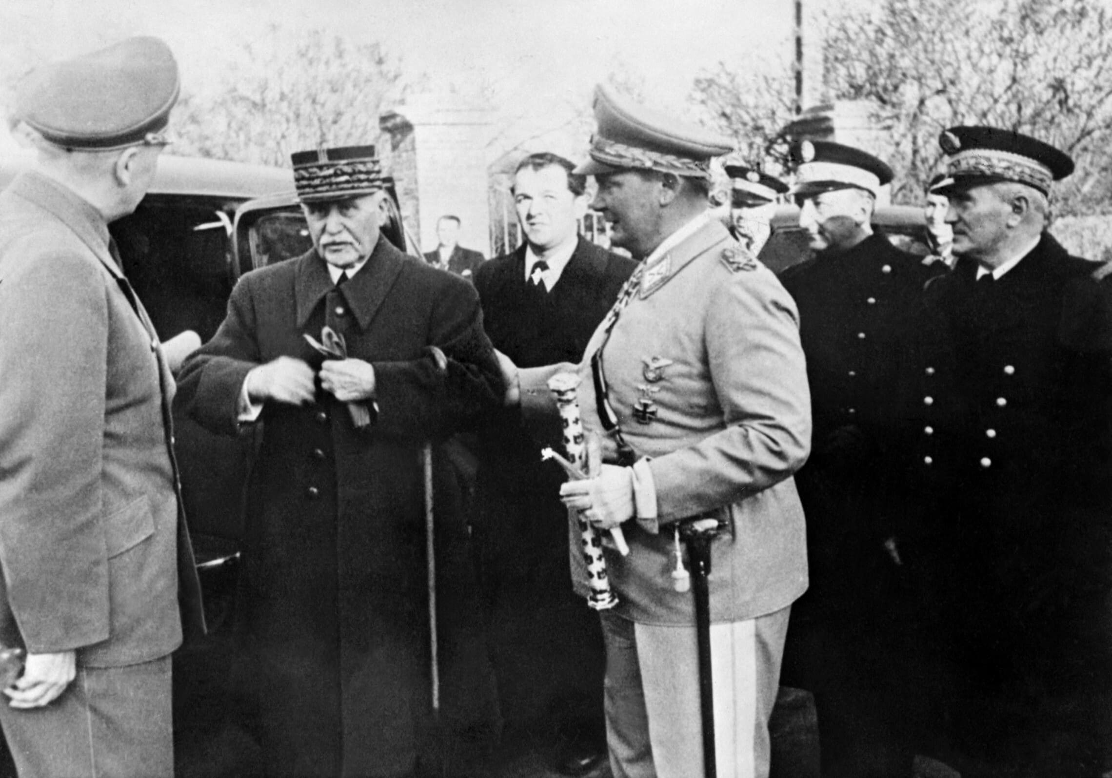 מרשל פיליפ פטן נפגש עם הבכיר הנאצי הרמן גרינג, 1 בדצמבר 1941 (צילום: AFP)