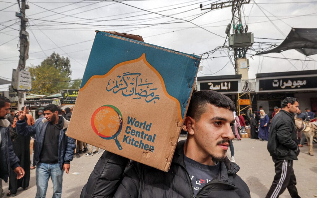 סיוע של World Central Kitchen ברצועת עזה, מרץ 2024 (צילום: MOHAMMED ABED / AFP)