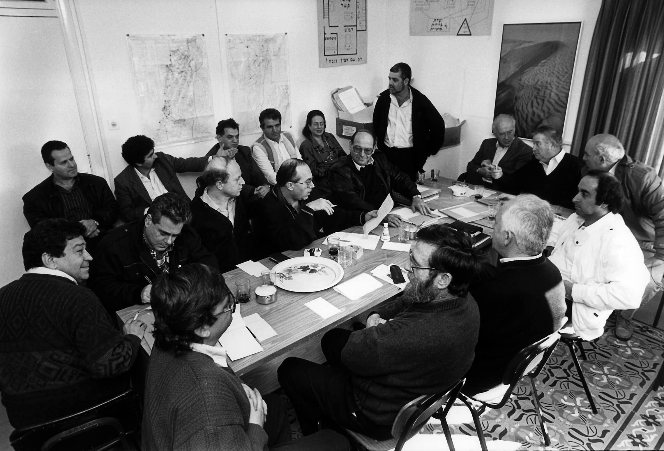ישיבת מפלגת העבודה לפני הבחירות ב־1992 (צילום: משה שי/פלאש90)