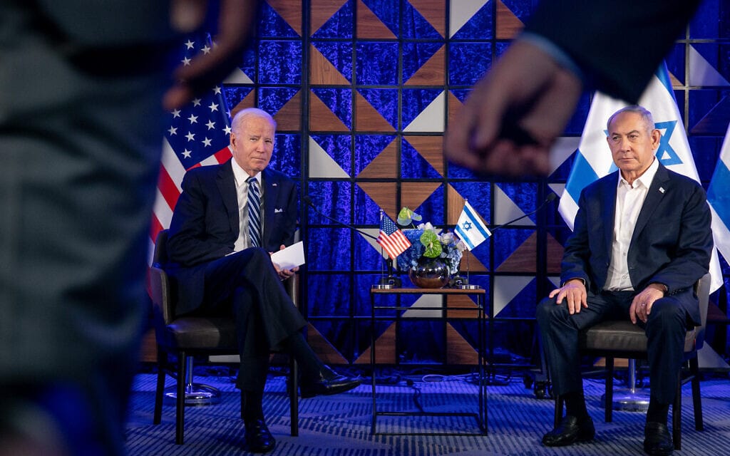 ראש הממשלה בנימין נתניהו ונשיא ארה&quot;ב ג&#039;ו ביידן בתל אביב, 18 באוקטובר 2023 (צילום: מרים אלסטר/פלאש90)