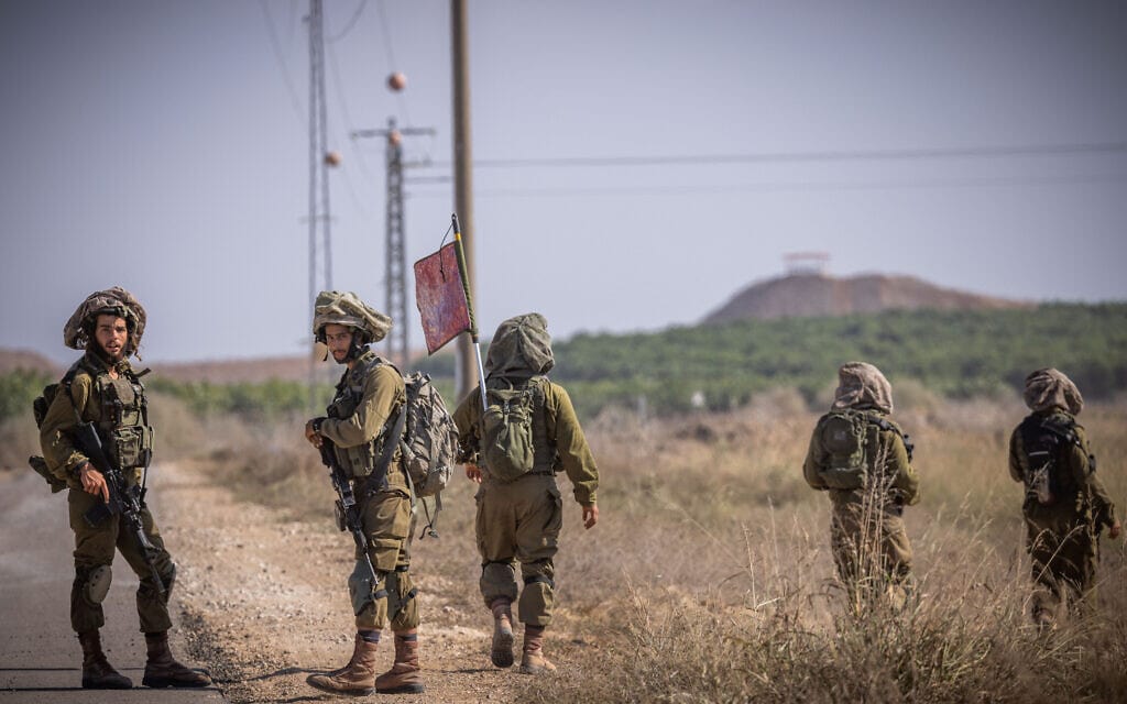 חיילי נצח יהודה בגבול עזה, 20 באוקטובר 2023 (צילום: Yonatan Sindel/Flash90)