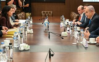ראש הממשלה בנימין נתניהו ושרת החוץ של גרמניה אנאלנה ברבוק במשרד ראש הממשלה בירושלים, 17 באפריל 2024 (צילום: מעיין טואף / לע"מ) ראש הממשלה בנימין נתניהו ושרת החוץ של גרמניה אנאלנה ברבוק במשרד ראש הממשלה בירושלים, 17 באפריל 2024 (צילום: מעיין טואף / לע"מ)