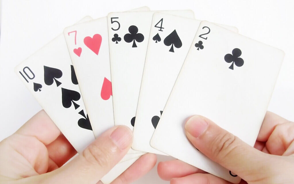משחק קלפים, אילוסטרציה (צילום: iStock / laymul)