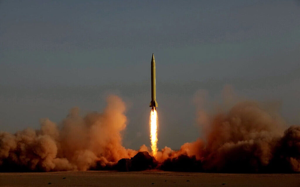 שיגור טיל שיהאב-3 במסגרת תרגיל צבאי באיראן, 28 ביוני 2011 (צילום: RAOUF MOHSENI / MEHR NEWS / AFP)