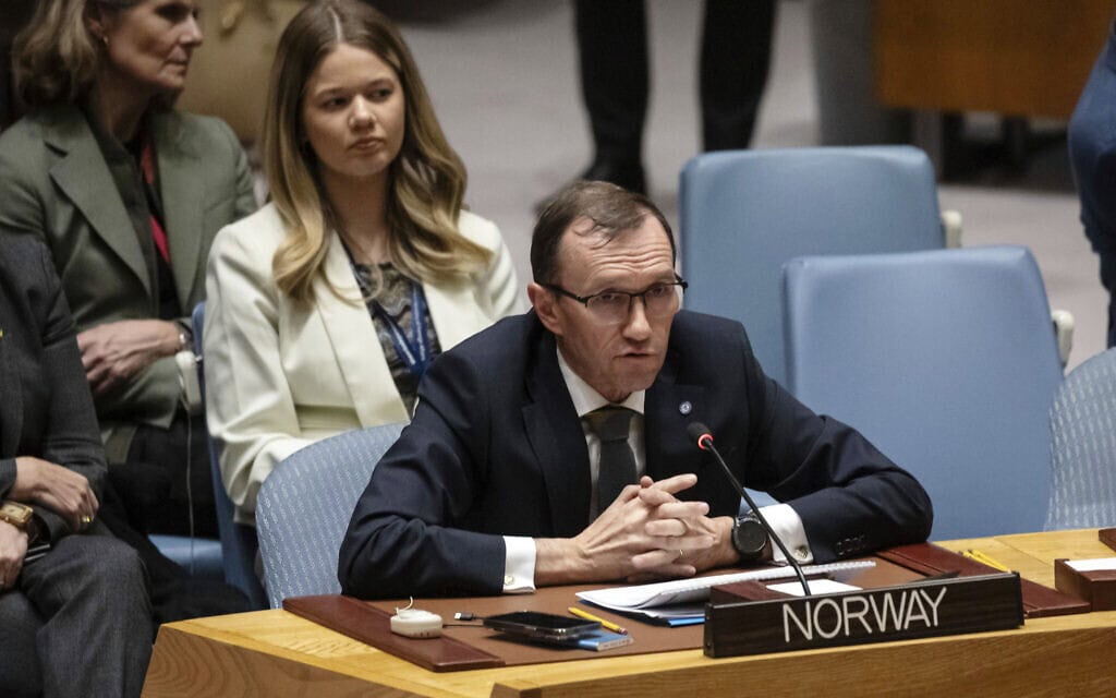 שר החוץ הנורווגי אספן בארת איידה בישיבה של מועצת הביטחון במטה האו"ם, 23 בינואר 2024 (צילום: AP Photo/Yuki Iwamura)