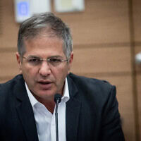 שר החינוך יואב קיש בישיבת ועדת החינוך, 16 באוקטובר 2023 (צילום: Oren Ben Hakoon/Flash90) שר החינוך יואב קיש בישיבת ועדת החינוך, 16 באוקטובר 2023 (צילום: Oren Ben Hakoon/Flash90)