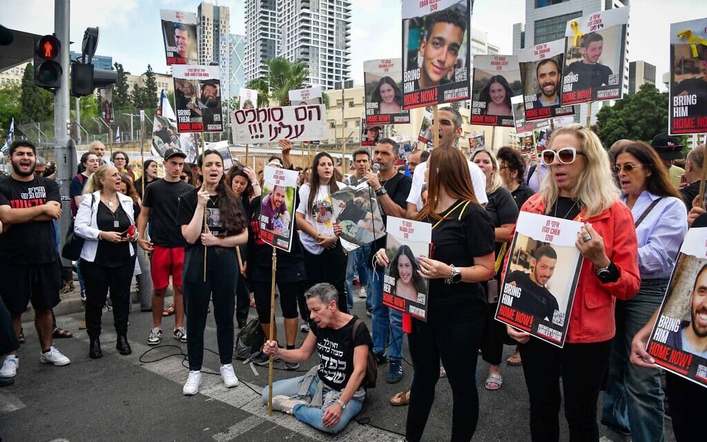 הפגנה לשחרור החטופים מעזה. תל אביב, 2 במאי 2024 (צילום: Avshalom Sassoni/Flash90)