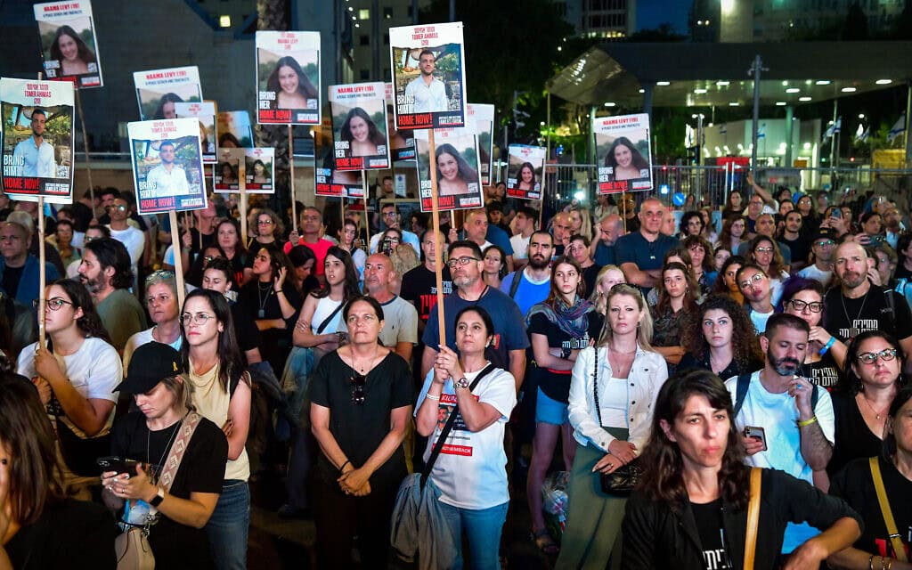 מפגינים בתל אביב למען עסקת חטופים ונגד הממשלה, 11 במאי 2024 (צילום: Avshalom Sassoni/Flash90)