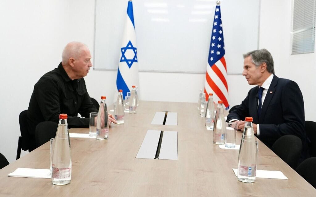 שר הביטחון יואב גלנט ושר החוץ האמריקאי אנתוני בלינקן, 1 במאי 2024 (צילום: אריאל חרמוני, משרד הביטחון תקשורת שר הביטחון)