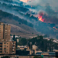 שריפה גדולה שנגרמה מרקטות שנורו מלבנון, קריית שמונה, 3 ביוני 2024 (צילום: אייל מרגולין/פלאש90)