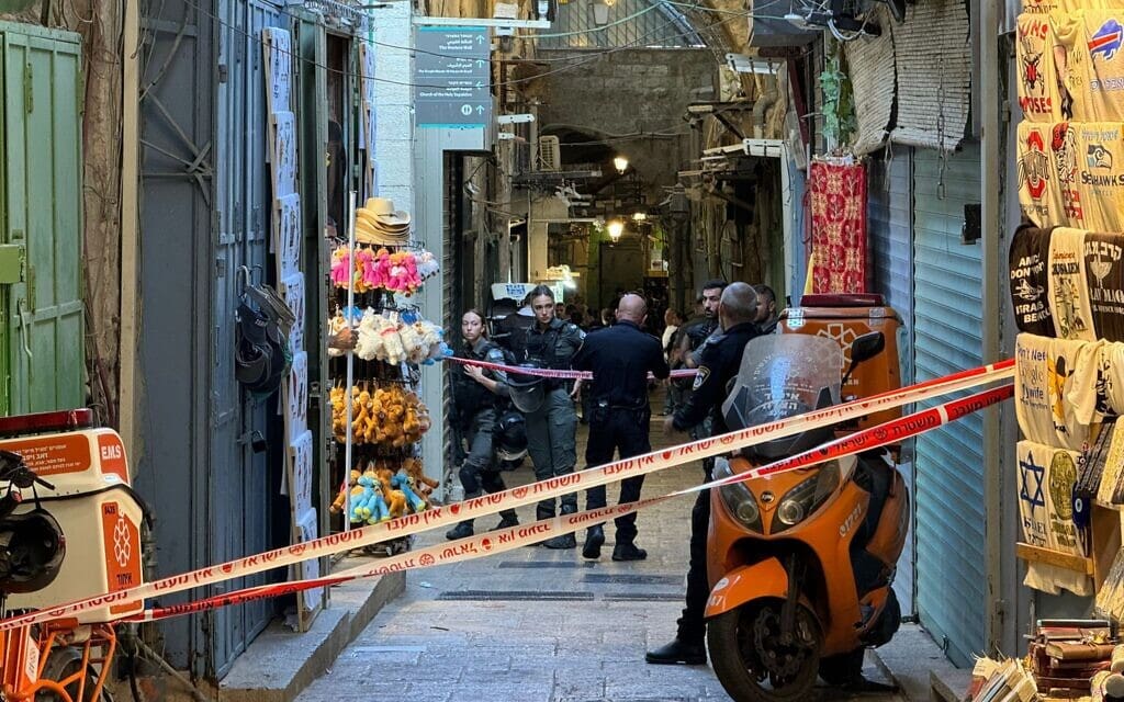 תמונות מזירת אירוע ירי של חייל צה"ל בירושלים. 12 ביוני 2024 (צילום: דוברות המשטרה) תמונות מזירת אירוע ירי של חייל צה"ל בירושלים. 12 ביוני 2024 (צילום: דוברות המשטרה)