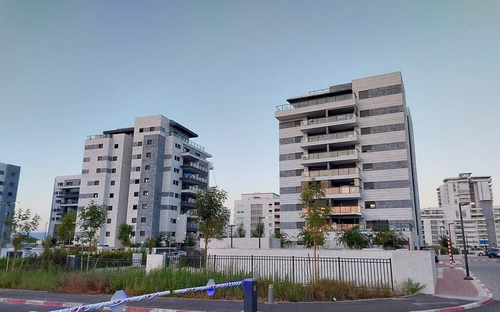 שכונת "יצחק שמיר" בנהריה.יולי 2024 (צילום: עומר שרביט) שכונת "יצחק שמיר" בנהריה.יולי 2024 (צילום: עומר שרביט)