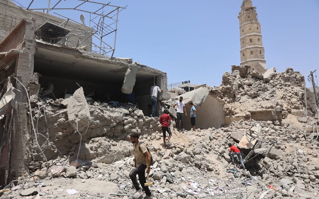 נזק והריסות בעיר עזה לאחר הפצצות צה"ל באזור, 4 ביולי 2024 (צילום: Omar AL-QATTAA / AFP)