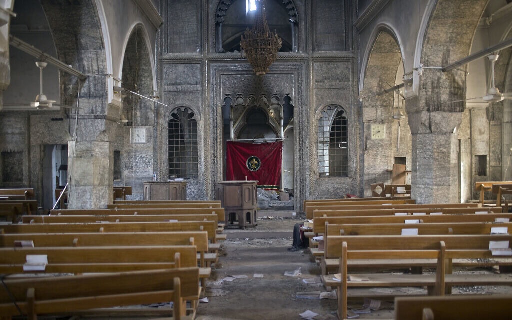 הכנסייה האשורית סנט שמוני בכפר ברטלה במוסול, עיראק, אחרי ההרס שגרם ארגון הטרור דאעש, 2016 (צילום: AP Photo/Marko Drobnjakovic)