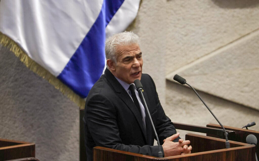 יאיר לפיד נושא דברים במליאת הכנסת, 1 ביולי 2024 (צילום: דני שם טוב, דוברות הכנסת) יאיר לפיד נושא דברים במליאת הכנסת, 1 ביולי 2024 (צילום: דני שם טוב, דוברות הכנסת)