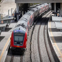 רכבת מושבתת בתחנת הרכבת הסגורה בשדרות, 27 במרץ 2024 (צילום: חיים גולדברג/פלאש90) רכבת מושבתת בתחנת הרכבת הסגורה בשדרות, 27 במרץ 2024 (צילום: חיים גולדברג/פלאש90)