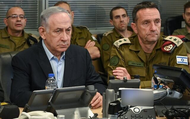 ראש הממשלה בנימין נתניהו לצד הרמטכ ראש הממשלה בנימין נתניהו לצד הרמטכ