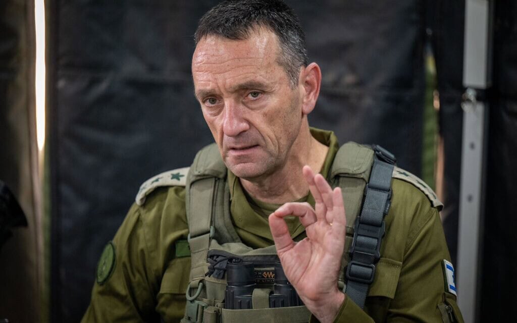 הרמטכ"ל הרצי הלוי בצפון הארץ, 31 ביולי 2024 (צילום: דובר צה"ל) הרמטכ"ל הרצי הלוי בצפון הארץ, 31 ביולי 2024 (צילום: דובר צה"ל)
