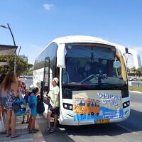 אוטובוס שבת מבאר שבע לחוף הים באשדוד. 10 באוגוסט 2024