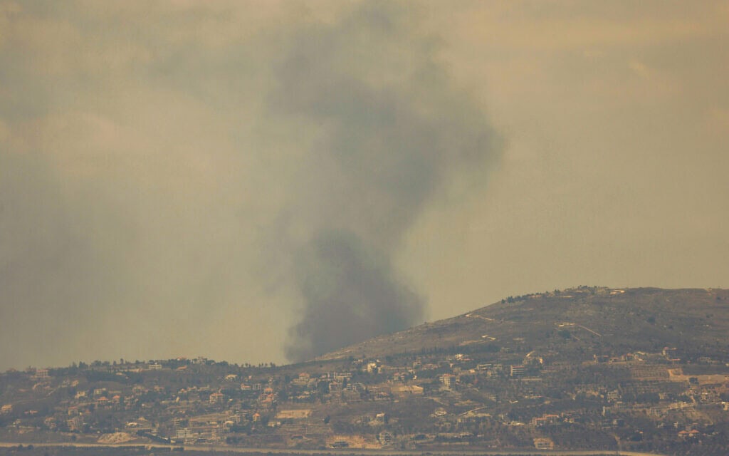 עשן מיתמר במהלך הפצצה ישראלית בדרום לבנון ב-4 באוגוסט 2024 (צילום: Jalaa MAREY / AFP) עשן מיתמר במהלך הפצצה ישראלית בדרום לבנון ב-4 באוגוסט 2024 (צילום: Jalaa MAREY / AFP)