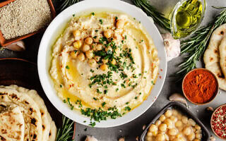 חומוס, אילוסטרציה (צילום: OlenaMykhaylova / iStock) חומוס, אילוסטרציה (צילום: OlenaMykhaylova / iStock)
