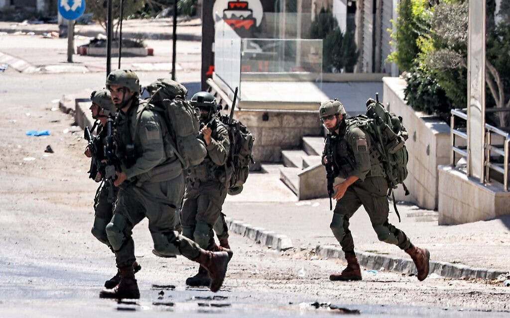 חיילי צה"ל בטובאס שבשומרון, 11 בספטמבר 2024 (צילום: Zain JAAFAR / AFP) חיילי צה"ל בטובאס שבשומרון, 11 בספטמבר 2024 (צילום: Zain JAAFAR / AFP)