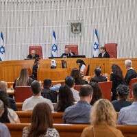 השופטים יעל וילנר, נעם סולברג ודוד מינץ בדיון בעתירה נגד בדיקת מבקר המדינה במהלך מלחמת עזה, 17 ביולי 2024 (צילום: חיים גולדברג/פלאש90) השופטים יעל וילנר, נעם סולברג ודוד מינץ בדיון בעתירה נגד בדיקת מבקר המדינה במהלך מלחמת עזה, 17 ביולי 2024 (צילום: חיים גולדברג/פלאש90)