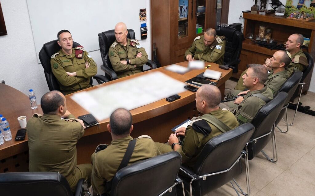 הרמטכ"ל הרצי הלוי בפיקוד צפון. 20 בספטמבר 2024 (צילום: דובר צה"ל) הרמטכ"ל הרצי הלוי בפיקוד צפון. 20 בספטמבר 2024 (צילום: דובר צה"ל)