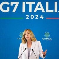 ראשת ממשלת איטליה ג'ורג'ה מלוני במסיבת עיתונאים במפגש מדינות ה-G7 באיטליה, 15 ביוני 2024 (צילום: AP Photo/Andrew Medichini) ראשת ממשלת איטליה ג'ורג'ה מלוני במסיבת עיתונאים במפגש מדינות ה-G7 באיטליה, 15 ביוני 2024 (צילום: AP Photo/Andrew Medichini)