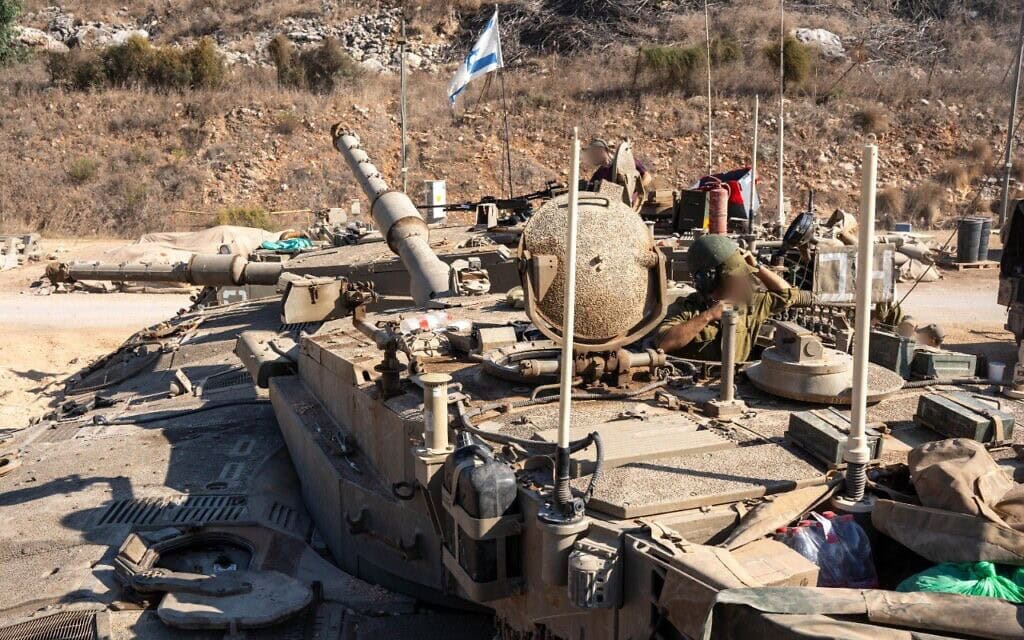 כלים של אוגדה 146 נערכים לכניסה ללבנון. 7 באוקטובר 2024 (צילום: דובר צה״ל) כלים של אוגדה 146 נערכים לכניסה ללבנון. 7 באוקטובר 2024 (צילום: דובר צה״ל)