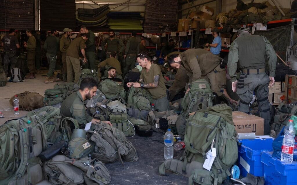 חיילי אוגדה 91 מתכוננים לכניסה ללבנון. 7 באוקטובר 2024 (צילום: דובר צה״ל) חיילי אוגדה 91 מתכוננים לכניסה ללבנון. 7 באוקטובר 2024 (צילום: דובר צה״ל)