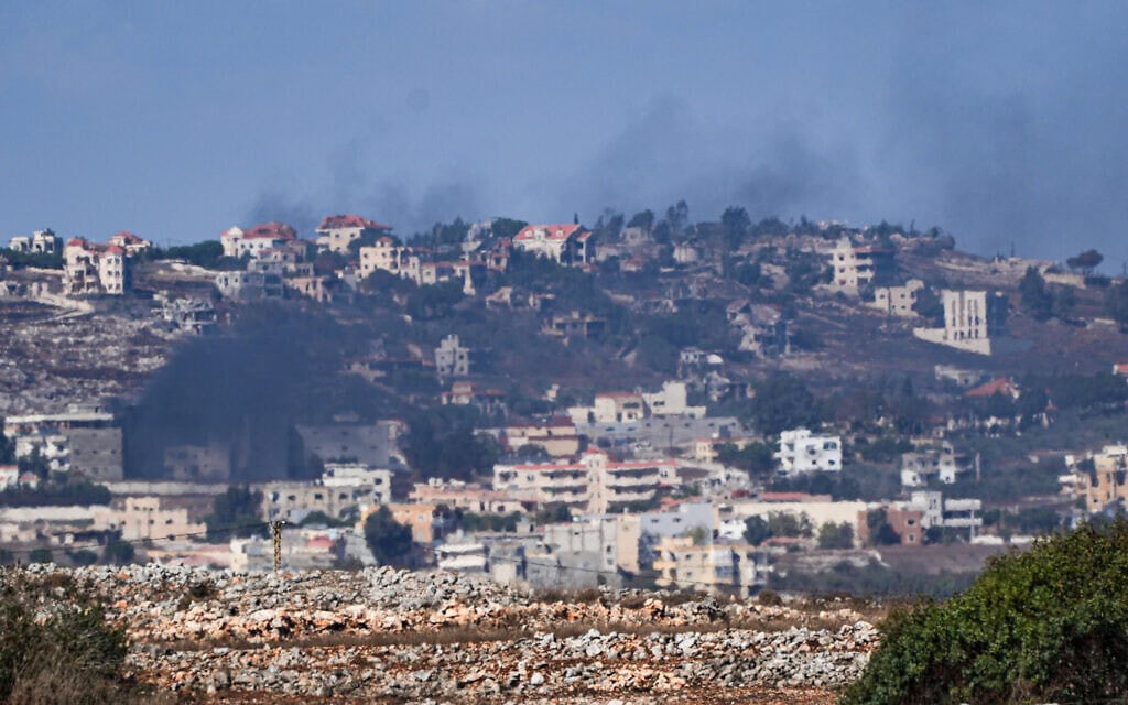 .עשן מיתמר מתקיפה ישראלית בדרום לבנון, 18 באוקטובר 2024 (צילום: אייל מרגולין/פלאש90) .עשן מיתמר מתקיפה ישראלית בדרום לבנון, 18 באוקטובר 2024 (צילום: אייל מרגולין/פלאש90)