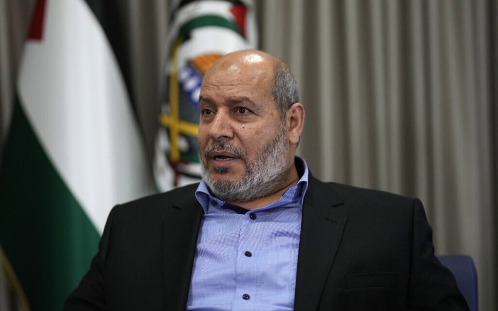 ח'ליל אל-חיה בריאיון לסוכנות AP באיסטנבול שבטורקיה, 24 באפריל 2024 (צילום: AP Photo/Khalil Hamra)