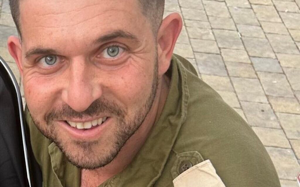 רס״ן (מיל׳) מושיקו (מקסים) רוזנוולד שנפל ברפיח ב-17 בדצמבר 2024 רס״ן (מיל׳) מושיקו (מקסים) רוזנוולד שנפל ברפיח ב-17 בדצמבר 2024
