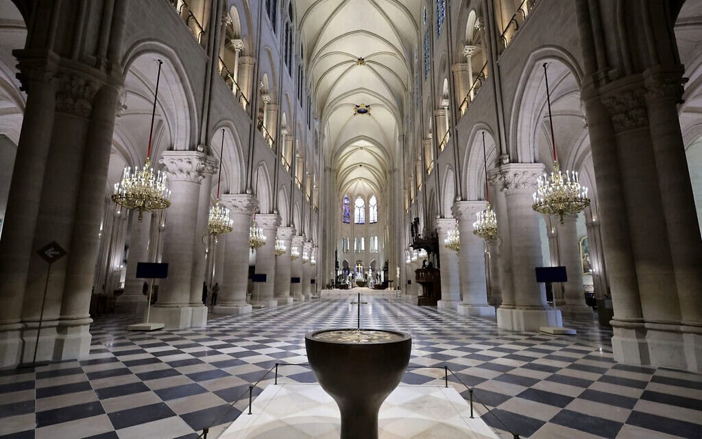 כנסיית נוטרדאם בפריז, צרפת, אחרי השיפוץ, 29 בנובמבר 2024 (צילום: Christophe PETIT TESSON / POOL / AFP)