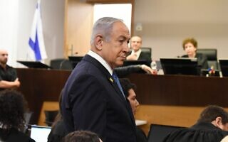ראש הממשלה בנימין נתניהו ביום הראשון של עדותו בבית המשפט המחוזי בתל אביב. 10 בדצמבר 2024 (צילום: ראובן קסטרו/פול) ראש הממשלה בנימין נתניהו ביום הראשון של עדותו בבית המשפט המחוזי בתל אביב. 10 בדצמבר 2024 (צילום: ראובן קסטרו/פול)