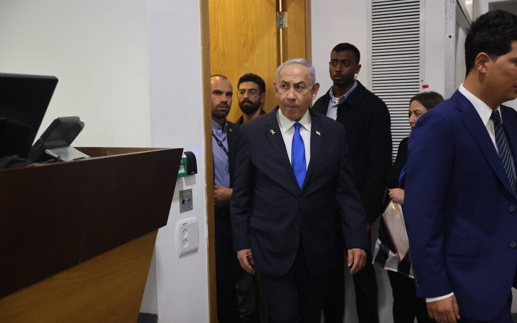 היום השני לעדות בנימין נתניהו בבית המשפט המחוזי בתל אביב. 11 בדצמבר 2024 (צילום: הדס פרוש/פול) היום השני לעדות בנימין נתניהו בבית המשפט המחוזי בתל אביב. 11 בדצמבר 2024 (צילום: הדס פרוש/פול)