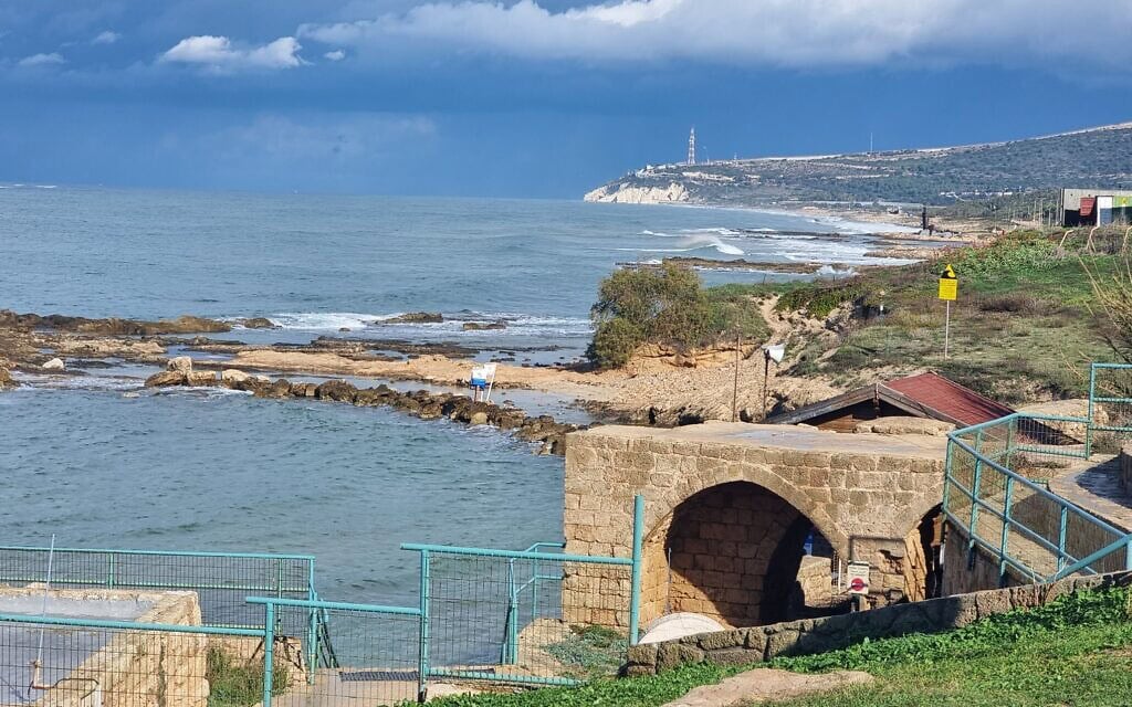הנוף מכיוון גן לאומי אכזיב לראש הנקרה, ינואר 2025 (צילום: אביב לביא) הנוף מכיוון גן לאומי אכזיב לראש הנקרה, ינואר 2025 (צילום: אביב לביא)