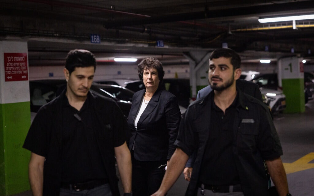 שופטת בית המשפט העליון דפנה ברק-ארז בדרכה לישיבת הוועדה לבחירת שופטים בירושלים, 26 בינואר 2025 (צילום: חיים גולדברג/פלאש90) שופטת בית המשפט העליון דפנה ברק-ארז בדרכה לישיבת הוועדה לבחירת שופטים בירושלים, 26 בינואר 2025 (צילום: חיים גולדברג/פלאש90)