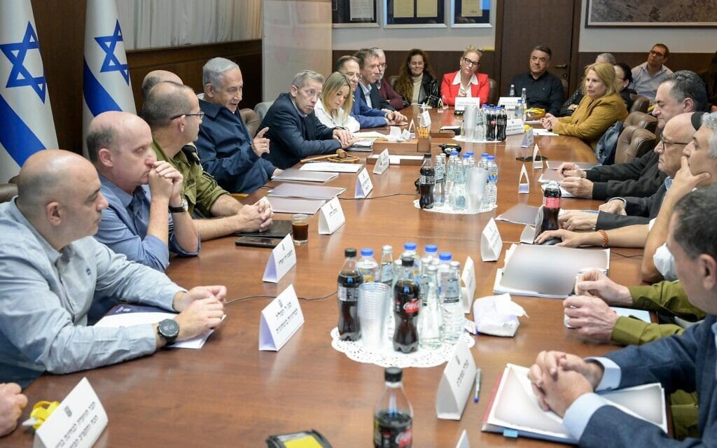 ראש הממשלה בנימין נתניהו, שר הביטחון ישראל כ"ץ ושר האוצר בצלאל סמוטריץ' קיבלו את דו"ח ועדת נגל, 6 בינואר 2025 (צילום: מעיין טואף/לע"מ) ראש הממשלה בנימין נתניהו, שר הביטחון ישראל כ"ץ ושר האוצר בצלאל סמוטריץ' קיבלו את דו"ח ועדת נגל, 6 בינואר 2025 (צילום: מעיין טואף/לע"מ)