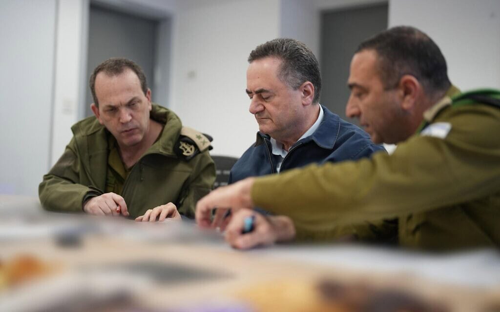 שר הביטחון ישראל כ"ץ בבור הפיקוד של אגף המבצעים, 12 בפברואר 2025 (צילום: אלעד מלכה, משרד הביטחון) שר הביטחון ישראל כ"ץ בבור הפיקוד של אגף המבצעים, 12 בפברואר 2025 (צילום: אלעד מלכה, משרד הביטחון)