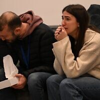 משפחתו של טל שהם צופה ברגעי השחרור, 22 בפברואר 2025 (צילום: חיים צח / לע"מ) משפחתו של טל שהם צופה ברגעי השחרור, 22 בפברואר 2025 (צילום: חיים צח / לע"מ)
