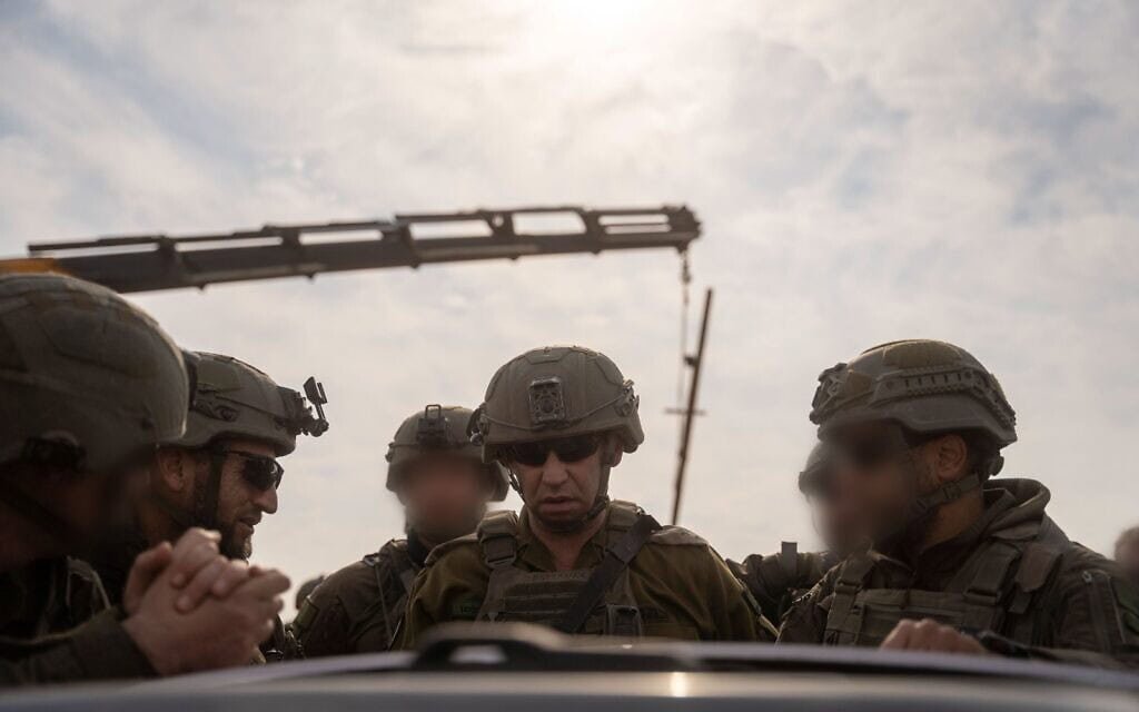 מפקדי פיקוד מרכז בהערכת מצב. פברואר 2025 (צילום: דובר צה״ל) מפקדי פיקוד מרכז בהערכת מצב. פברואר 2025 (צילום: דובר צה״ל)