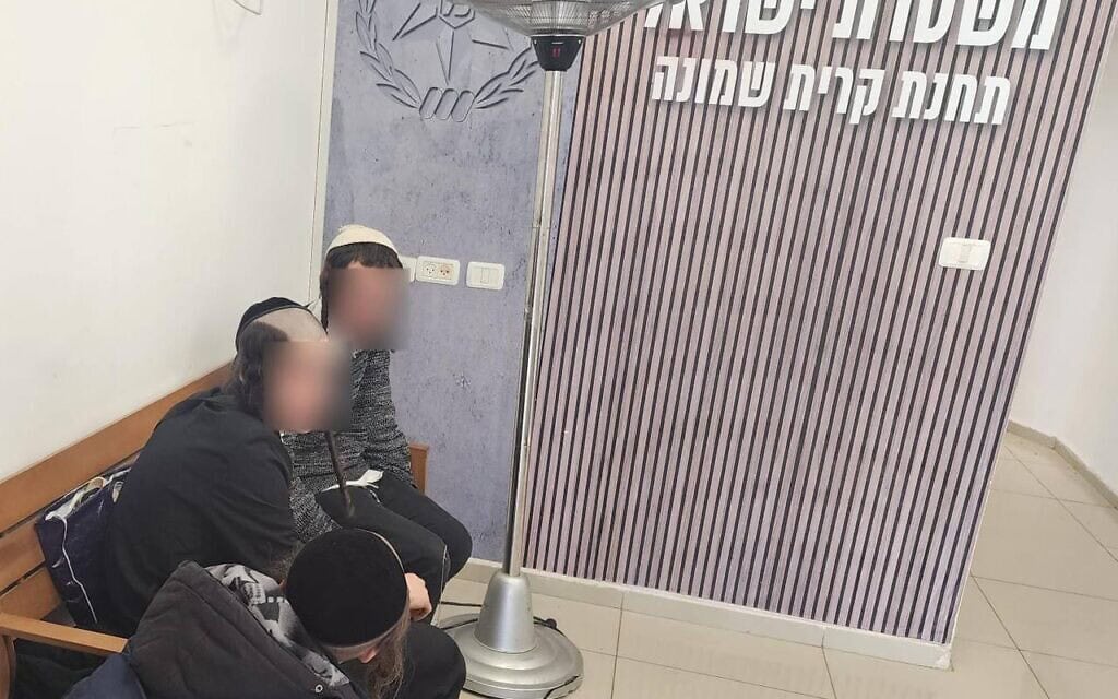 חרדים שעל פי החשד נכנסו ללבנון. 16 בפברואר 2025 (צילום: דוברות המשטרה) חרדים שעל פי החשד נכנסו ללבנון. 16 בפברואר 2025 (צילום: דוברות המשטרה)