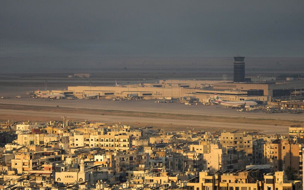 נמל התעופה הבינלאומי בביירות, ספטמבר 2024 (צילום: AP Photo/Hussein Malla) נמל התעופה הבינלאומי בביירות, ספטמבר 2024 (צילום: AP Photo/Hussein Malla)
