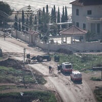 חיילי צה"ל חוסמים כביש סמוך לזירת פיגוע ירי במחסום תאיסיר שבגדה המערבית, 4 בפברואר 2025 (צילום: נאסר אשתייה/פלאש90) חיילי צה"ל חוסמים כביש סמוך לזירת פיגוע ירי במחסום תאיסיר שבגדה המערבית, 4 בפברואר 2025 (צילום: נאסר אשתייה/פלאש90)