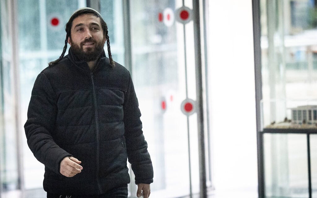 ח״כ צבי סוכות מגיע למח״ש בירושלים, 6 בפברואר 2025 (צילום: יונתן זינדל/פלאש90) ח״כ צבי סוכות מגיע למח״ש בירושלים, 6 בפברואר 2025 (צילום: יונתן זינדל/פלאש90)