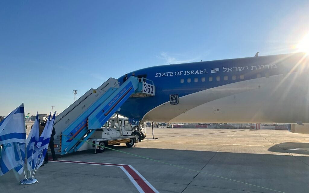 מטוס כנף ציון בדרכו להמריא לארה"ב, 2 בפברואר 2025 (צילום: לייזר ברמן/The Times of Israel) מטוס כנף ציון בדרכו להמריא לארה"ב, 2 בפברואר 2025 (צילום: לייזר ברמן/The Times of Israel)