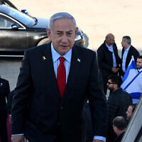 ראש הממשלה בנימין נתניהו בדרכו לוושינגטון, 2 בפברואר 2025 (צילום: אבי אוחיון/ לע״מ) ראש הממשלה בנימין נתניהו בדרכו לוושינגטון, 2 בפברואר 2025 (צילום: אבי אוחיון/ לע״מ)