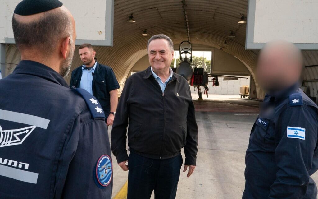 שר הביטחון ישראל כ"ץ ביקר בבסיס תל נוף, 18 במרץ 2025 (צילום: אריאל חרמוני, משרד הביטחון) שר הביטחון ישראל כ"ץ ביקר בבסיס תל נוף, 18 במרץ 2025 (צילום: אריאל חרמוני, משרד הביטחון)